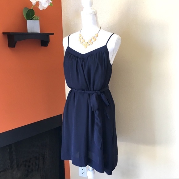 Banana Republic Dresses & Skirts - HP 🎉 Banana Republic Tie Waist Dress 8P